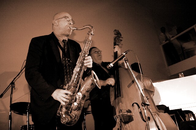 min 2006 12 16 beaune boogie 359 sepia